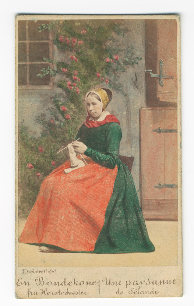 Photographie Folklore au Danemark par Handsen & Schou. Paysanne de Sélande. Tirage Albuminé Original d'Époque