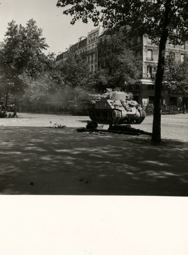 Libération Paris Sorbonne SEEBERGER 1944 Char d'assaut. Tirage Argentique Original d'Époque 17x17 cm