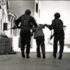 Arrestation HÉBRON Cisjordanie par David TURNLEY Tirage Original 1990 - 19x28cm