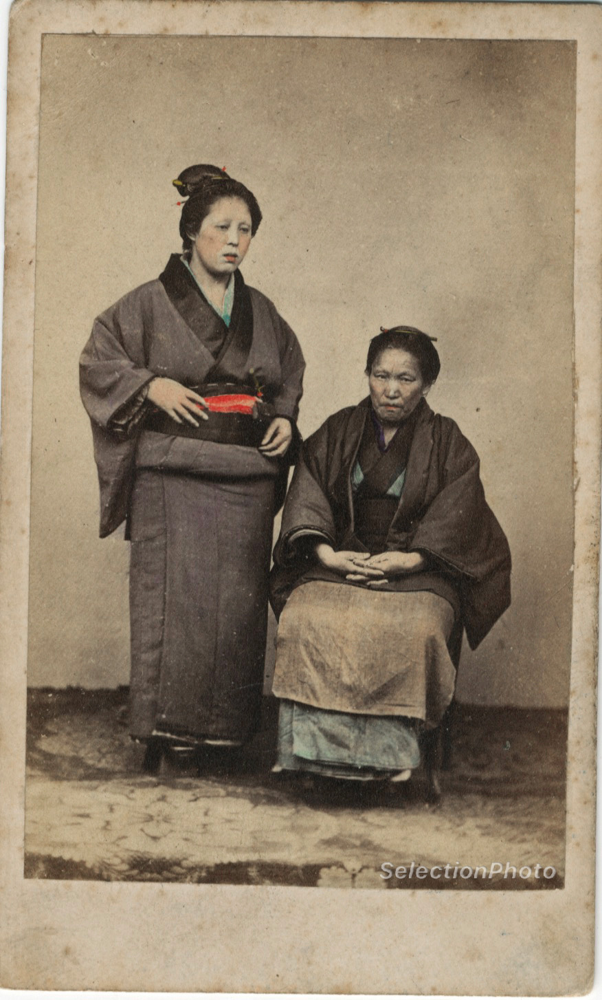 CDV Japon Mother and Daughter - Tirage albuminé colorisé original ca 1870 CDV Japon Mother and Daughter - Tirage albuminé colorisé original ca 1870