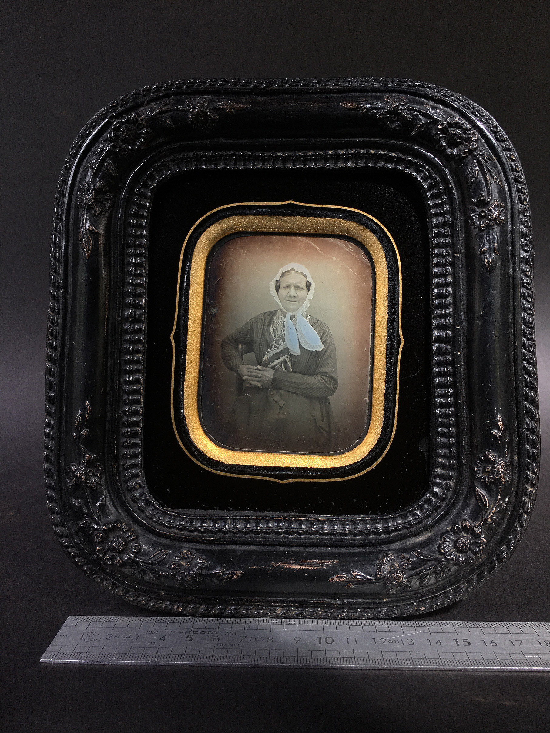 DAGUERREOTYPE Second Empire 1/6 de Plaque - Une Paysanne - 9 x 7 cm