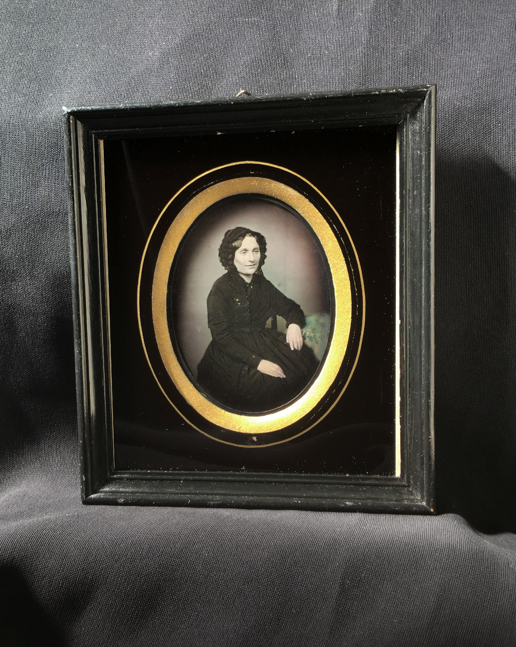 DAGUERREOTYPE Fergeau 1/6e de plaque  - Portrait d'une Jeune Femme - 7 x 9,4 cm DAGUERREOTYPE Fergeau 1/6e de plaque - Portrait d'une Jeune Femme - 7 x 9,4 cm
