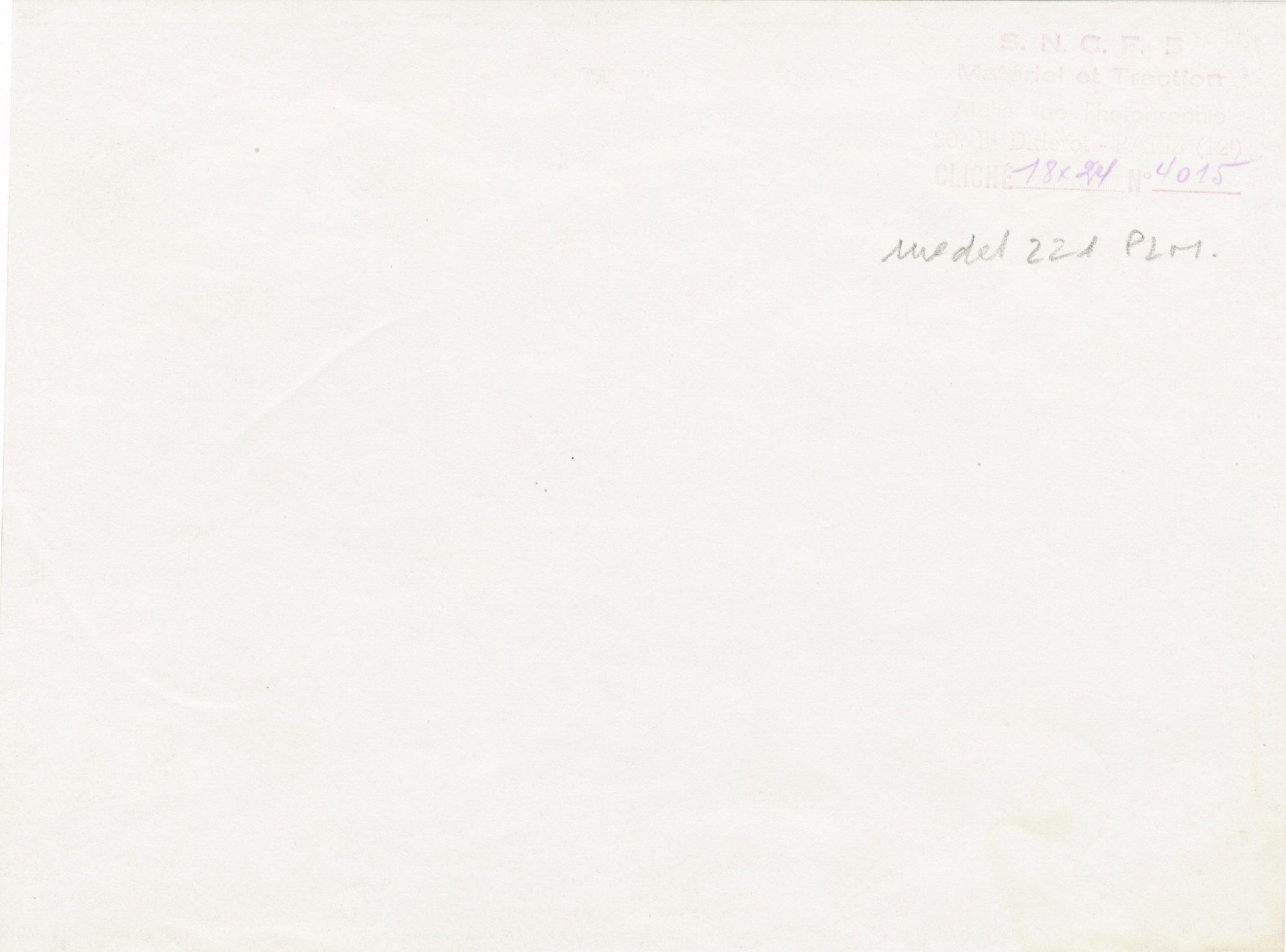 locomotive-carenee-221_plm-05dos