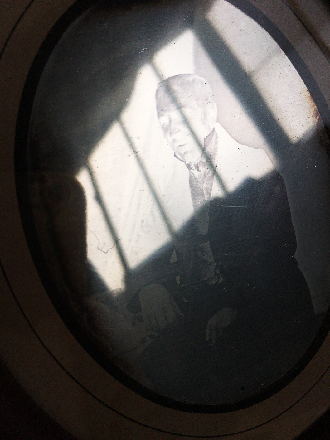 Portrait DAGUERREOTYPE 1/6 eme de plaque - Homme en Redingote - 7,2 x 9,5 cm Portrait DAGUERREOTYPE 1/6 eme de plaque - Homme en Redingote - 7,2 x 9,5 cm