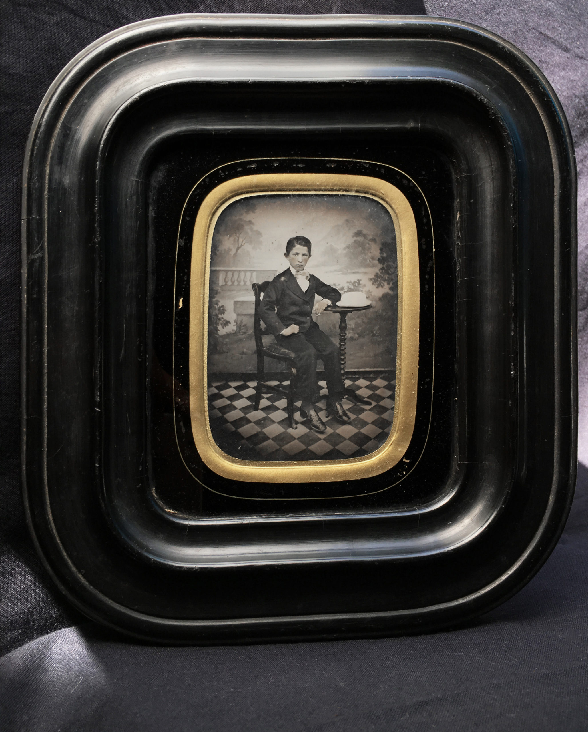 AMBROTYPE Second Empire frame c. 1860 - Checkerboard Child 4x3in