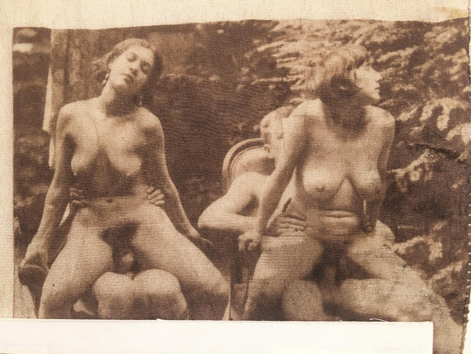 VANDYKE - Photograph on silk (ammoniacal iron citrate) - 4 libertine scenes 8.6x8.6in