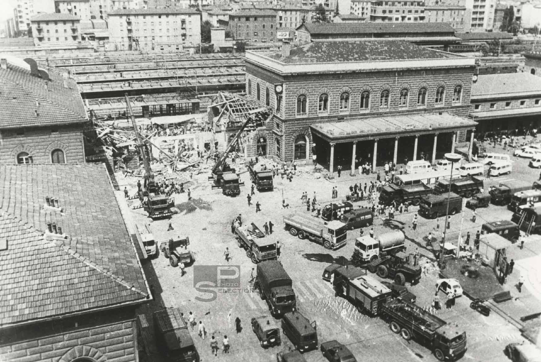 attentat-bombe-gare-de-bologne-1980-01 ATTENTAT Gare de BOLOGNE 1980 par le NAR 85 morts - 8 Tirages Originaux 22x15cm