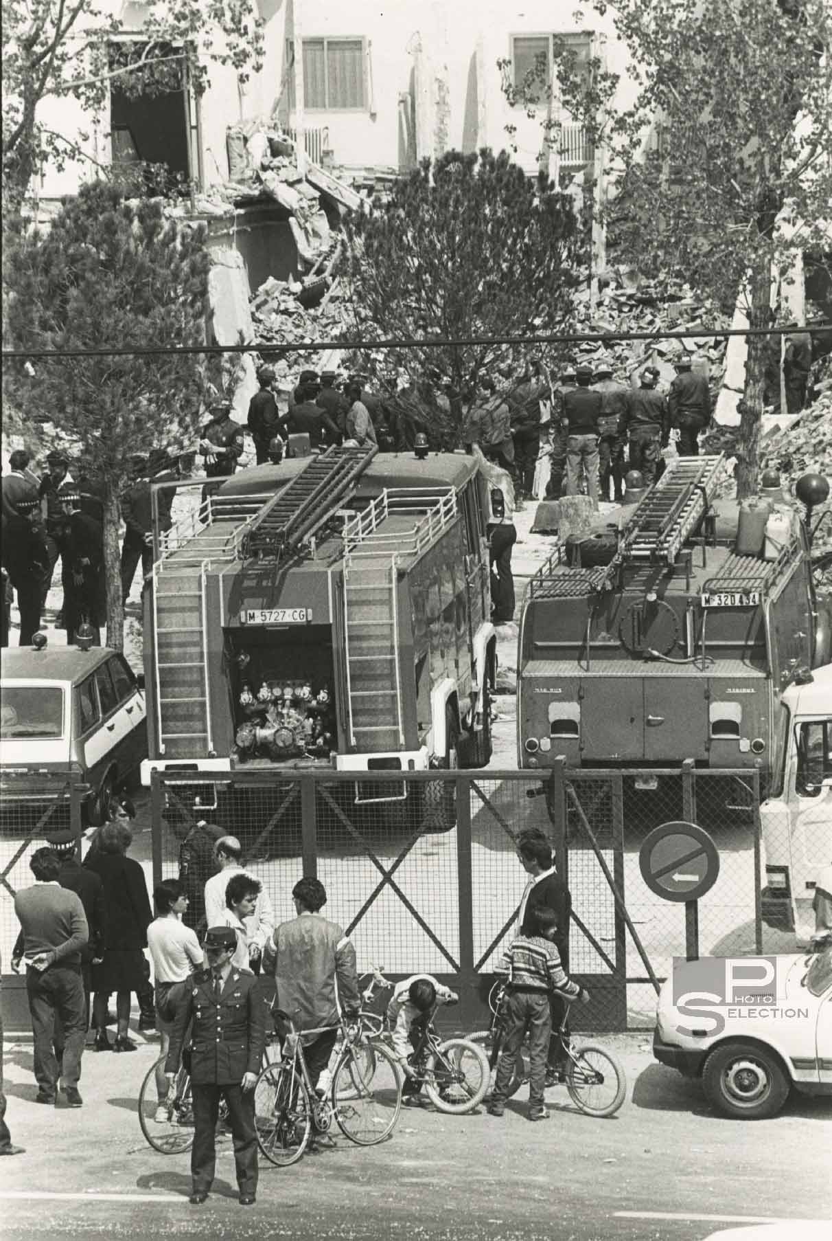 attentat-bombe-madrid-1985-01 ATTENTAT Madrid 1985 contre les intérêts américains -5 Tirages Originaux 23x16cm