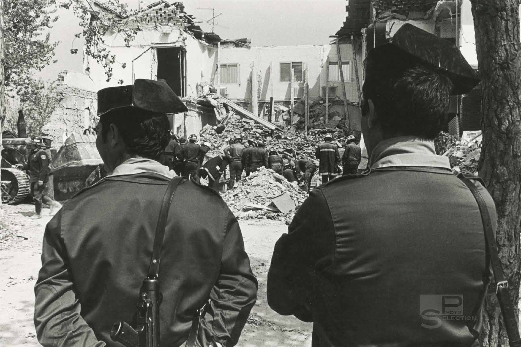 attentat-bombe-madrid-1985-02 ATTENTAT Madrid 1985 contre les intérêts américains -5 Tirages Originaux 23x16cm