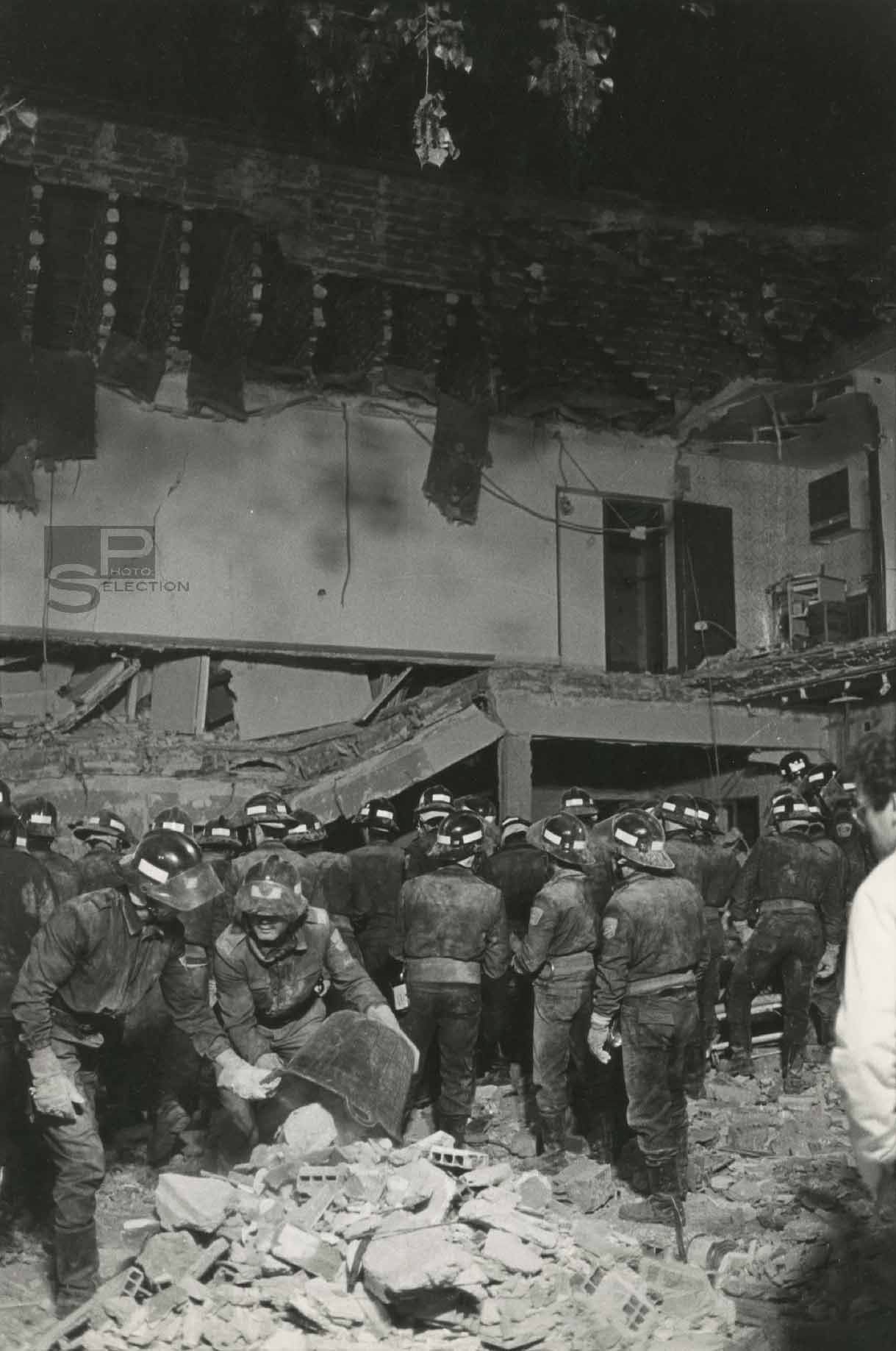 attentat-bombe-madrid-1985-03 ATTENTAT Madrid 1985 contre les intérêts américains -5 Tirages Originaux 23x16cm