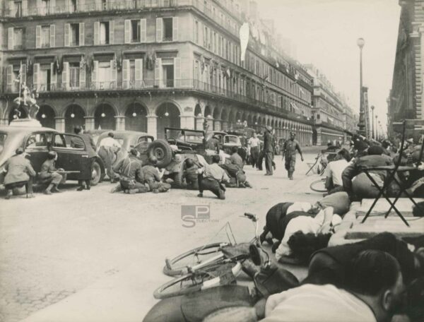 LIBÉRATION Combats Rivoli Louvre - Paris Août 1944 - Tirage Original 18x24cm