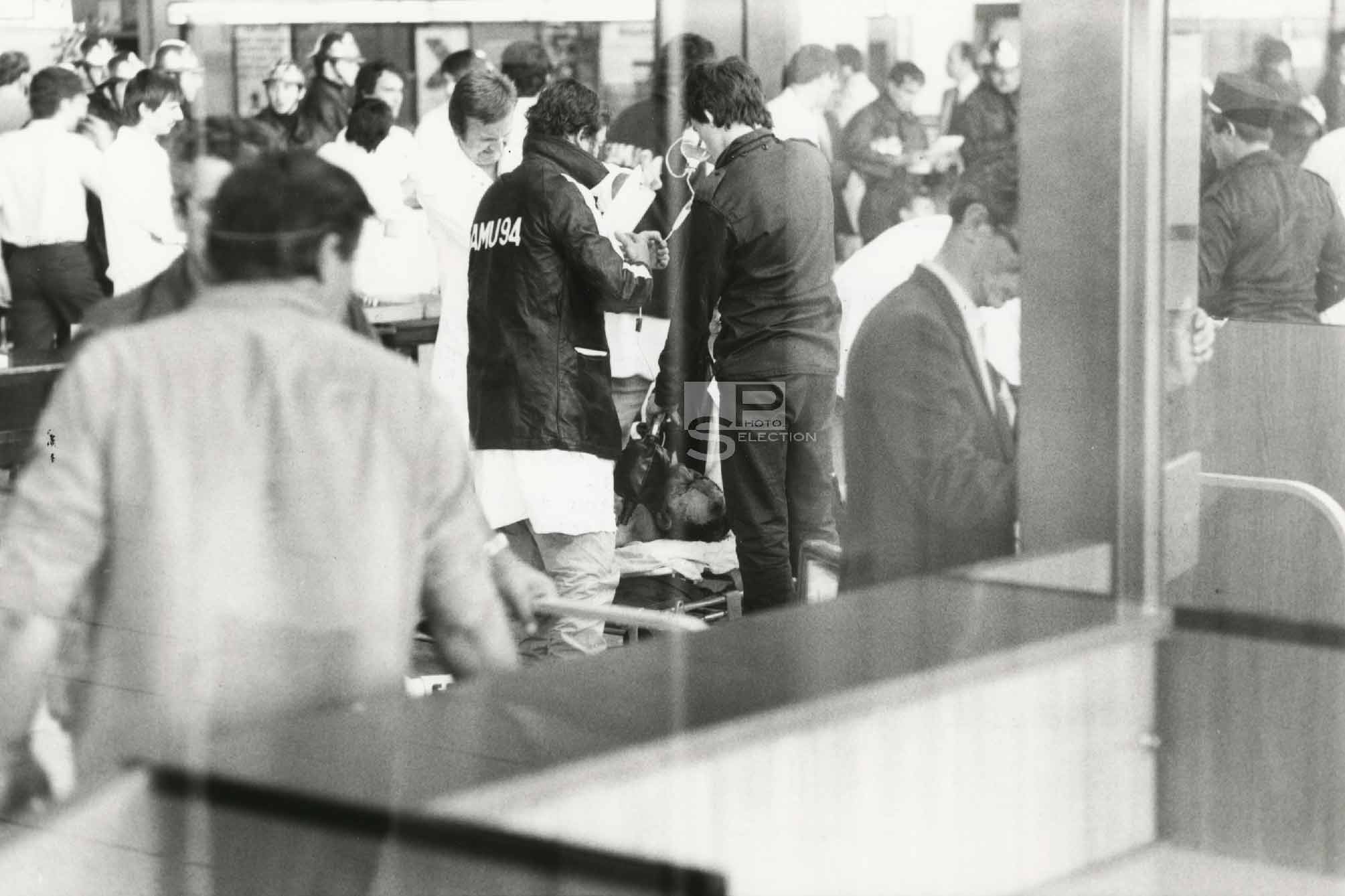 Attack ORLY 1983 against Turkish Airlines - 4 Photos Francis APESTEGUY 9.8x7.9in