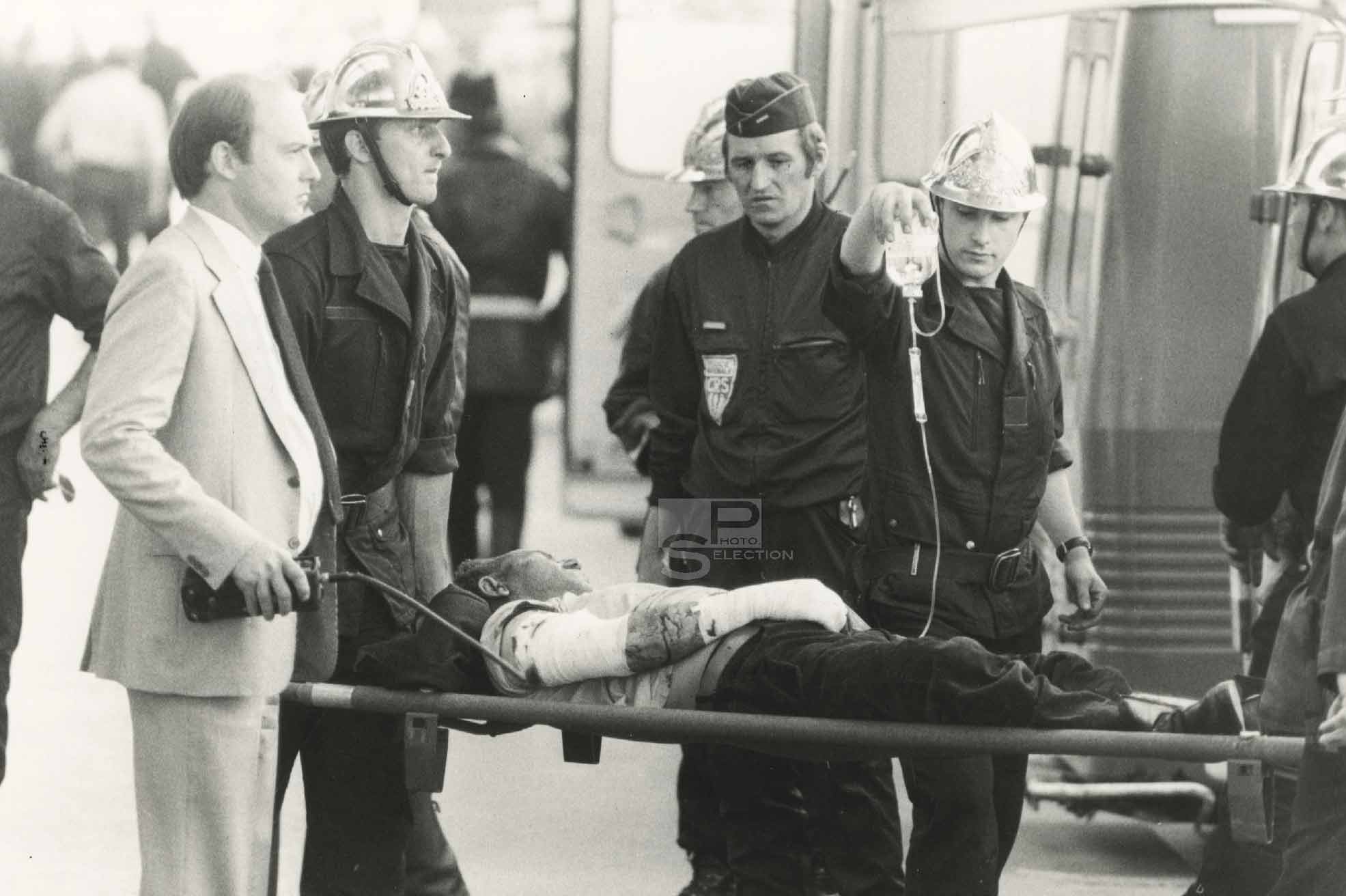 Attack ORLY 1983 against Turkish Airlines - 4 Photos Francis APESTEGUY 9.8x7.9in