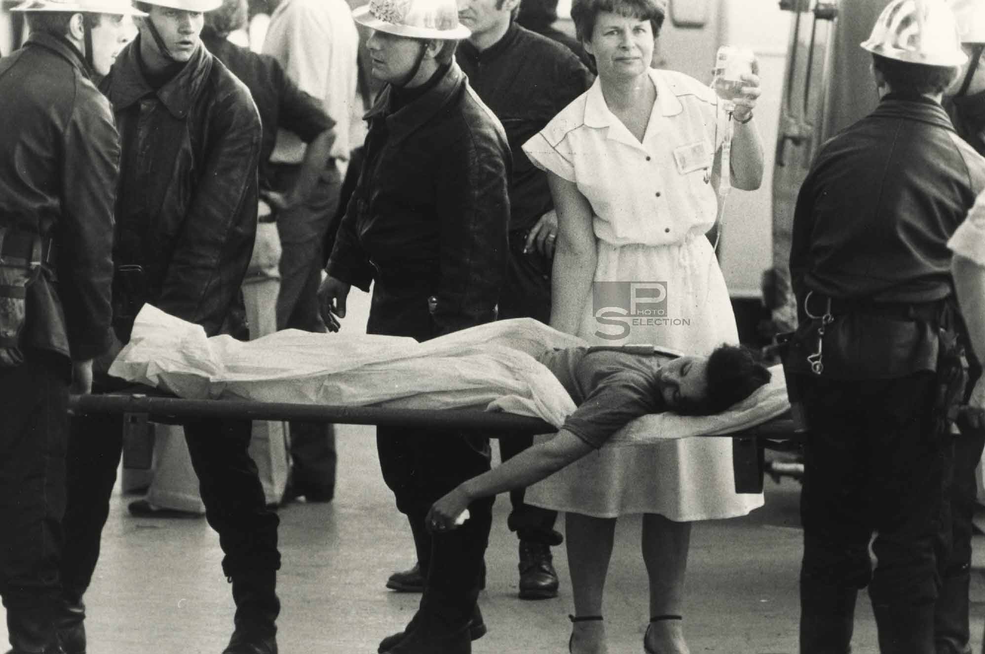 Attack ORLY 1983 against Turkish Airlines - 4 Photos Francis APESTEGUY 9.8x7.9in