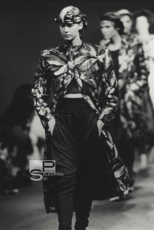JUNKO KOSHINO Fashion Show 1985 - Prêt à Porter - Vintage Print 9.3x6.4in