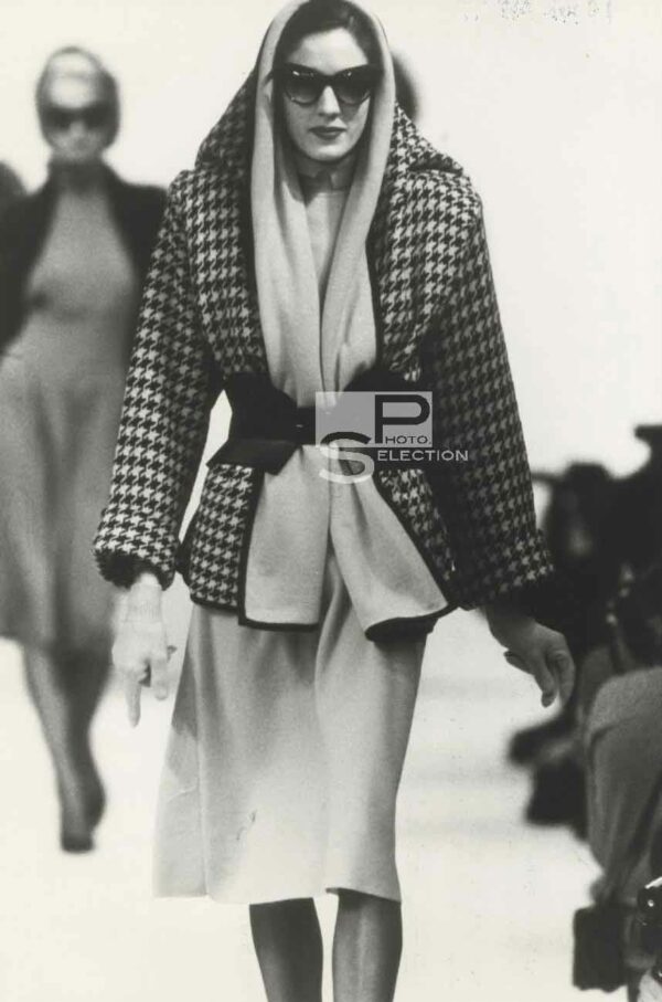 Emmanuelle KHANH Fashion Show 1985 - Prêt à Porter - Vintage Print 9x6.4in